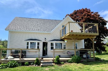 Spectacular Seaside Farmhouse 